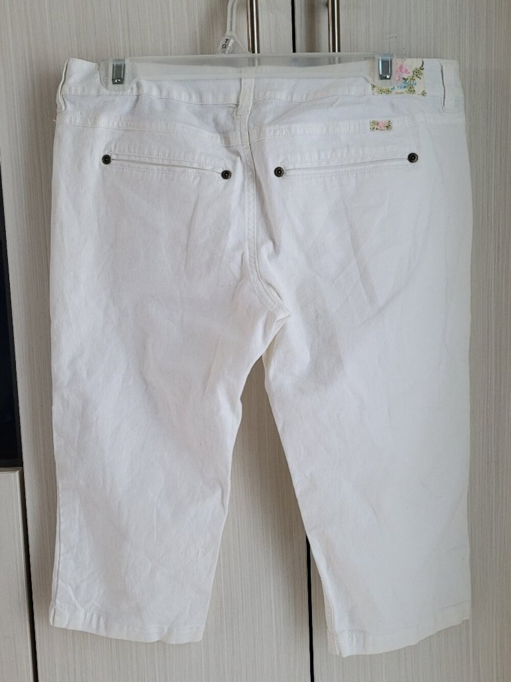 Capris - Picture 2 of 4